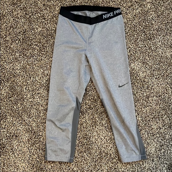Nike crop legging